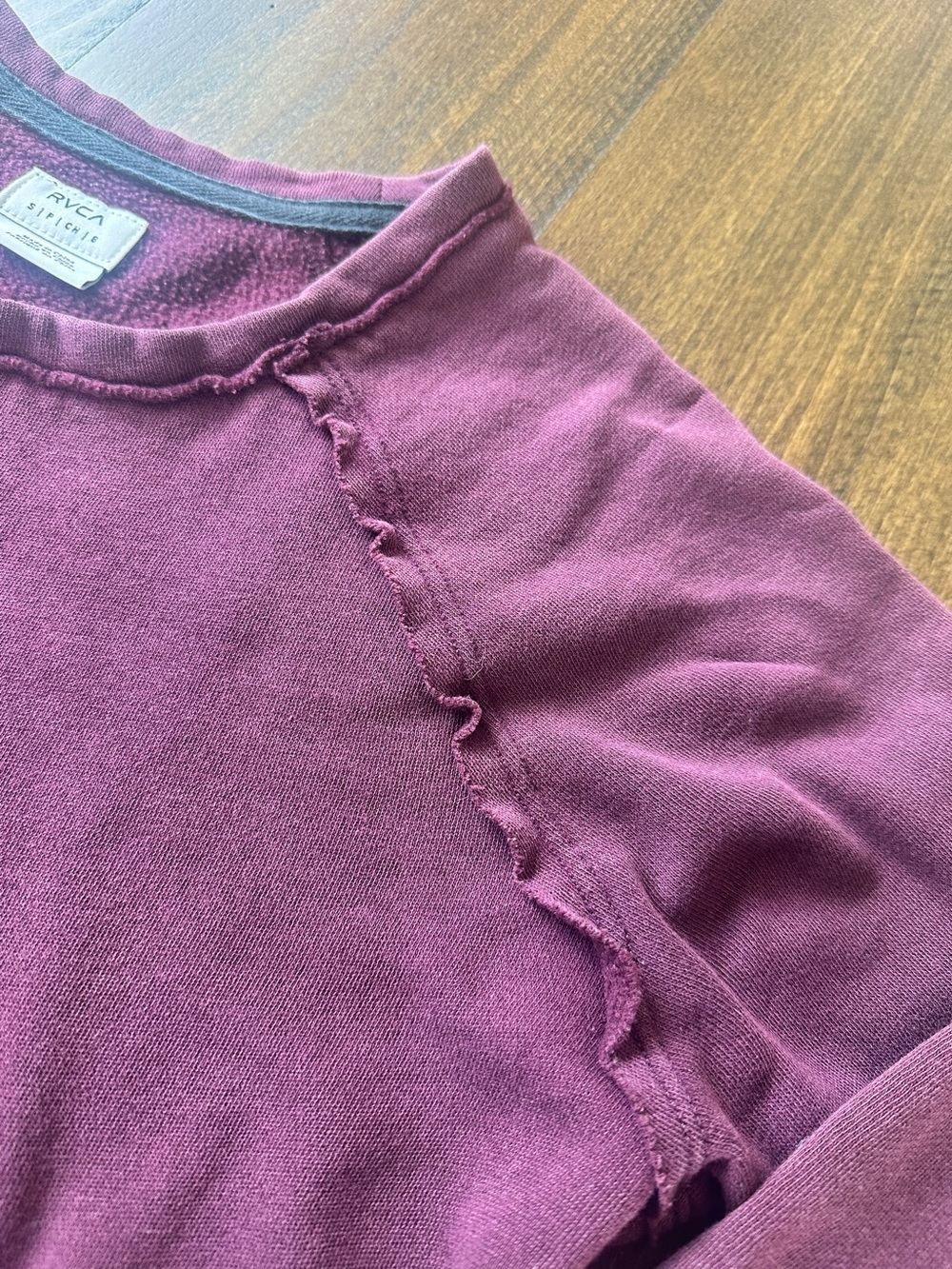 RVCA Sweatshirt Size Small Plum/Burgundy - Picture 3 of 6